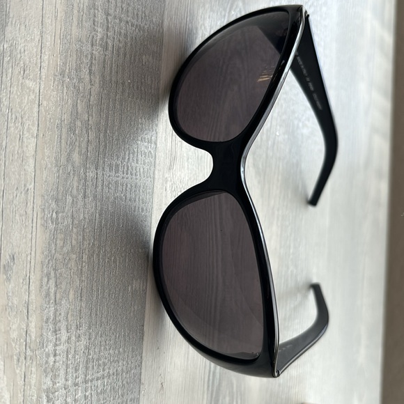 Fendi sunglasses - Picture 4 of 4